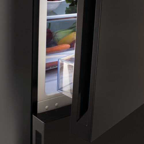 FK3216GBDF 60cm freestanding frost-free 70/30 fridge freezer, black glass Alternative (1)